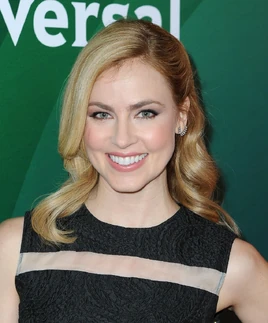 Amanda Schull