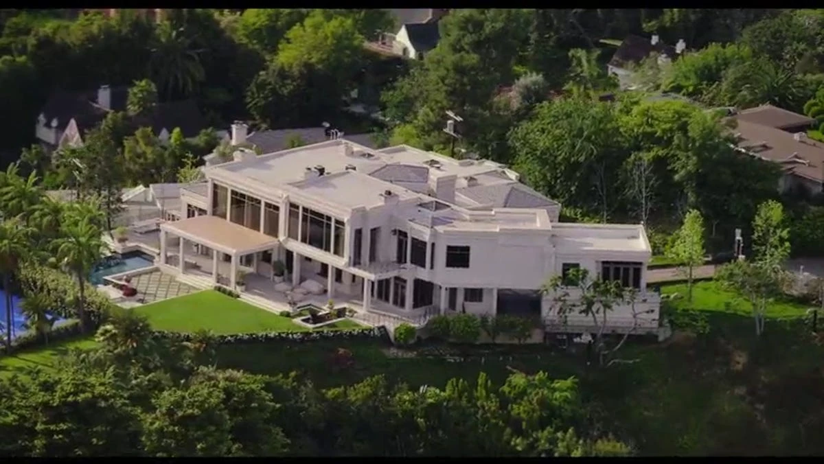 LeBron James' Residence Warner Bros. Entertainment Wiki Fandom