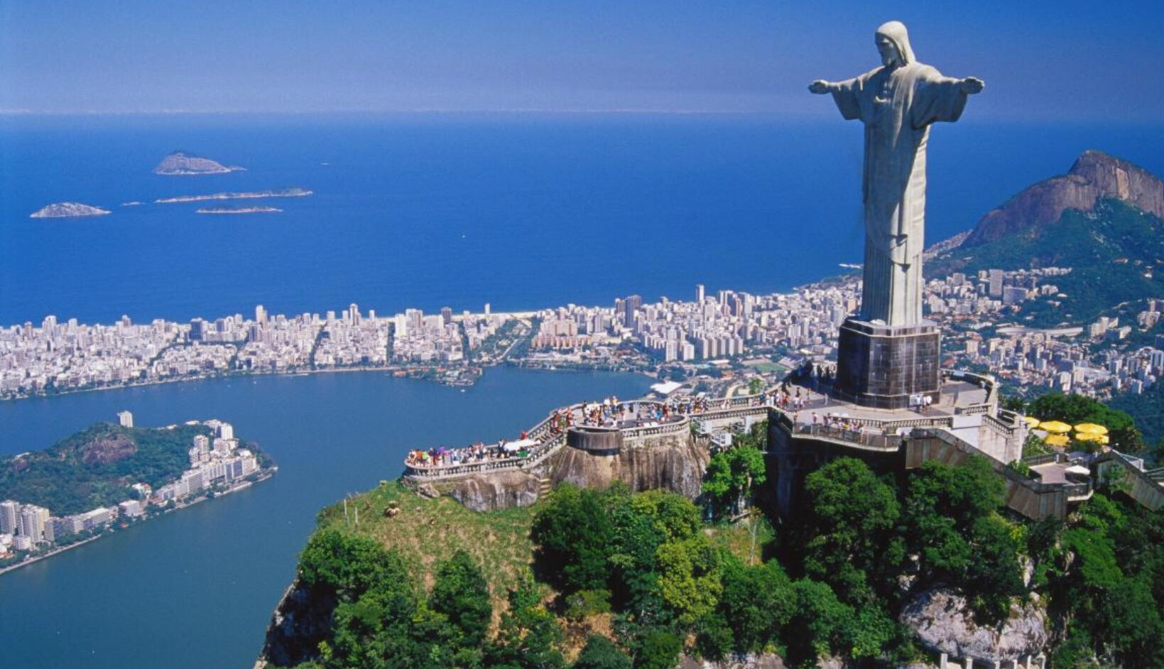 Rio de Janeiro: Carioca Landscapes between the Mountain and the