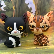 Tallstar Leopardstar Figure Scene.png (744 KB) Weitere Ansicht der Sammelfiguren von Riesenstern (links) und Leopardenstern (rechts)