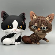 Berryheart Splashtail Figure.png (5,07 MB) Sammelfiguren von Beerenherz (links) und Spritzschweif (rechts)