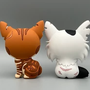 Onestar Darktail Figure Back.png (2,02 MB) Rückseite von Kurzstern (links) und Dunkelschweif (rechts)