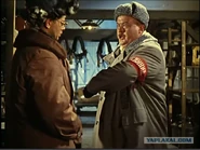 Дружинник (справа) из фильма "Операция "Ы" и другие приключения Шурика" (1965 г.).