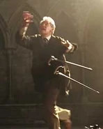 Teabing-grasps.jpg (5 КБ)