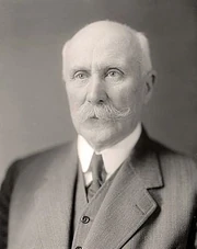 Philippe Pétain (en civil, autour de 1930)