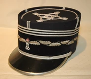 Luxpol1984.jpg (44 КБ) Кепи капитана жандармерии, 1980 год.