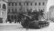 ИСУ-152 на улице освобождённого Львова, 27 июля, 1944 г.