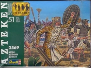 Набор фигурок "Ацтеки". На переднем плане - .