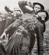 Тренировка британских коммандос по снятию часового.