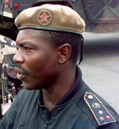 Post-291-1330965354.jpg (120 КБ) Офицер полиции (знаки различия армейские, а принадлежность к полиции определяется бежевым беретом).