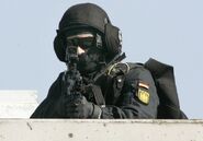 1823.jpg (49 КБ) Стрелок с HK G36.