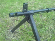 Сошки крепятся к концу ствола.