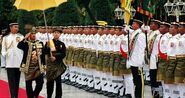 The-king-inspects-the-troops-at-istana-negara