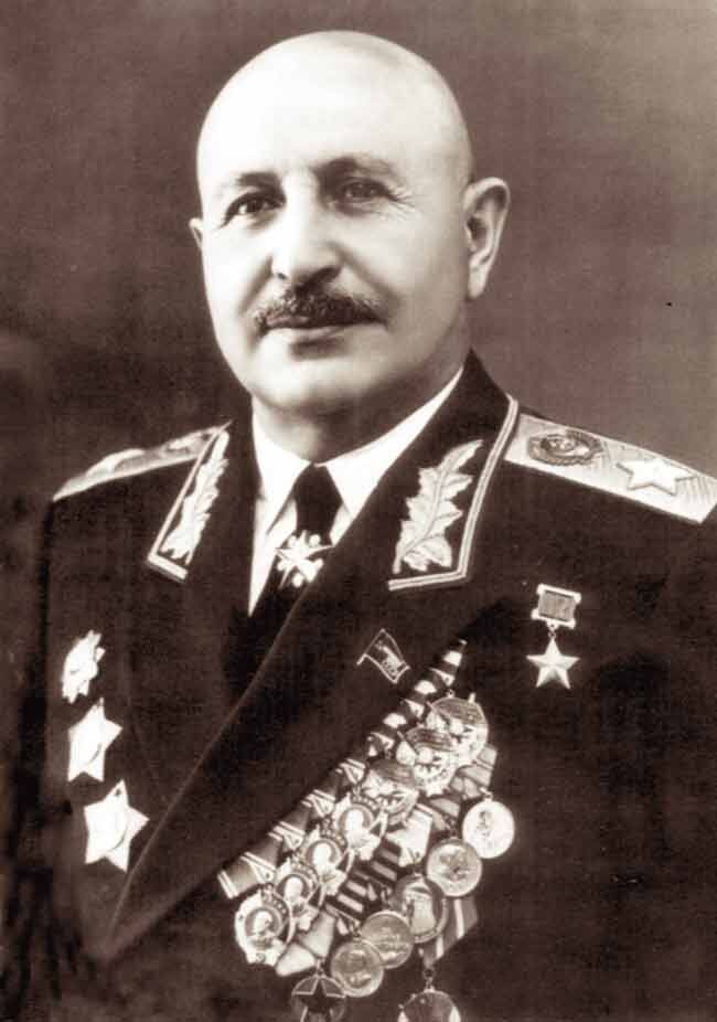 Внук маршала Баграмяна презентовал в Ереване переизданную книгу деда - РИА Новос