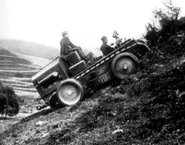 Kh 2.jpg (38 КБ) Шасси на базе трактора WD-50 на испытаниях, 1923 г.