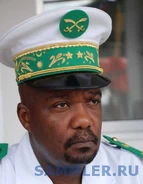 Пример ношения армейской эмблемы на фуражке.