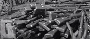 98k3500000surr.jpg (83 КБ) Куча винтовок Mauser 98k, захваченных Норвегией. По состоянию на лето 1945 г., в Норвегии насчитывалось 350 тыс. этих винтовок.