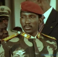 Post-291-1364656617.jpg (131 КБ) Капитан Тома Санкара со знаками различия, введенными в 1984 г.