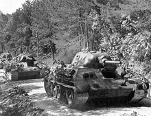 Т-34 с пушкой Л-11 на марше