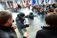 B6QONHM00sY.jpg (61 КБ) Події 19 січня, 2014 року, на вулиці Грушевського.