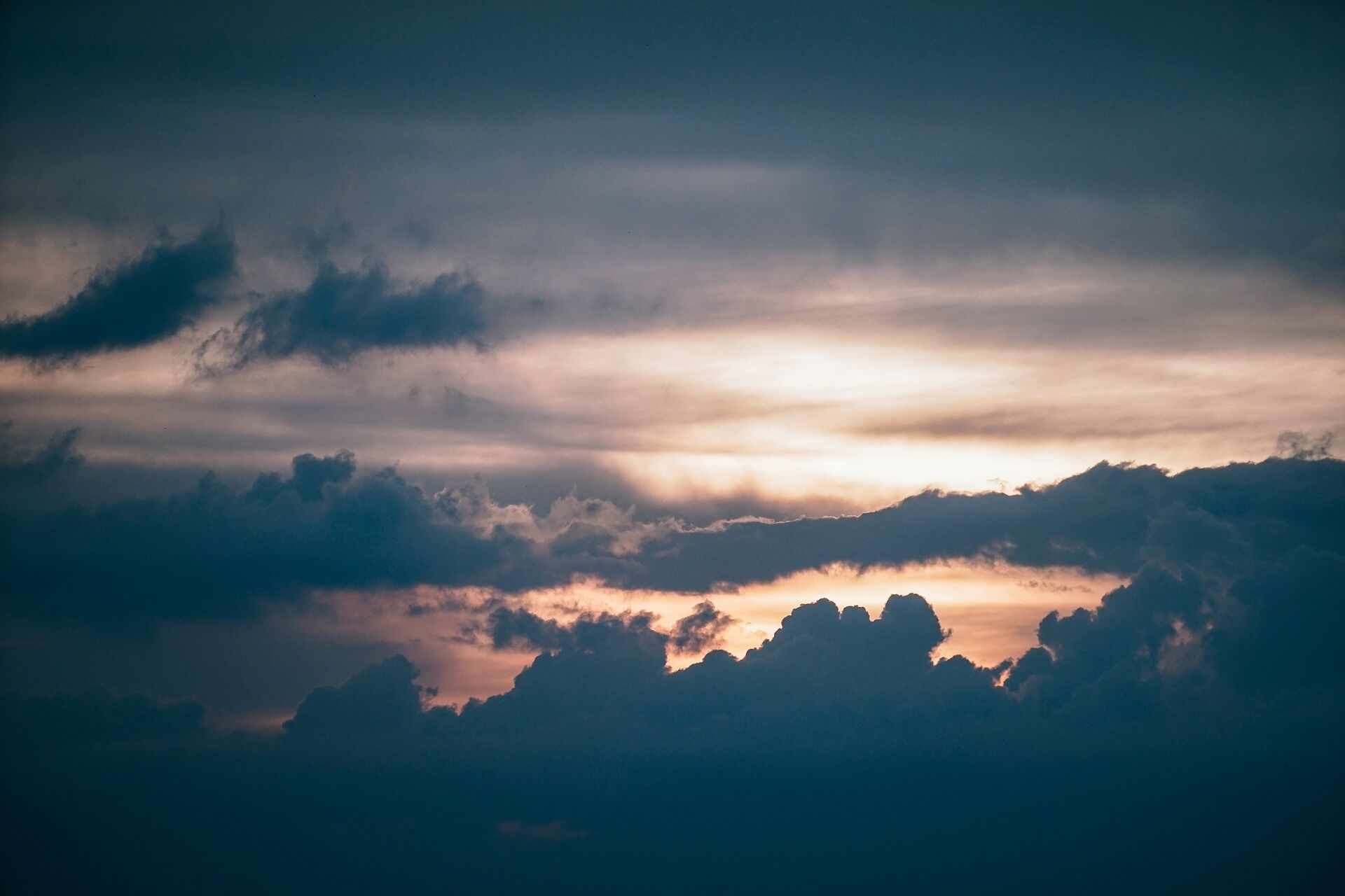 Cloudbackgroud.jpg