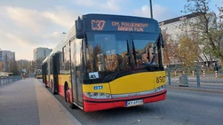 Autobus linii C37 na pętli Metro Wilanowska (2024)