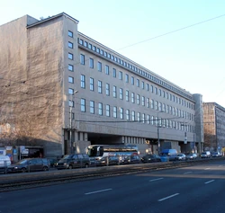 Sądy na Lesznie (aleja Solidarności, budynek nr 127)