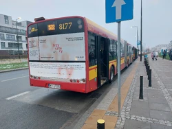 Autobus  na linii 522 na pętli  ()