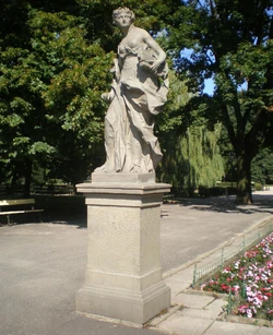 Rzeźba "Poezja"(błędnie opisana jako "Muzyka")