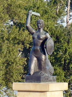 Syrenka Powisle front