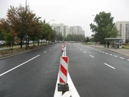 Dereniowa.jpg (628 KB) Zdjęcie archiwalne: ulica Dereniowa podczas remontu w 2008 roku – zamknięte dla ruchu pasy w kierunku południowym