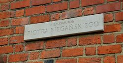 Jedna z tablic z nowymi nazwami międzymurza