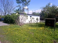 Opuszczony sklep spożywczy przy ul. Gąsek 76a na Starych Kabatach (2015)