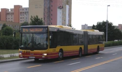 Autobus  na linii E-4 na  ()