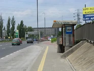 PKP Wola.jpg (590 KB) Przystanek nr 02 (2009, wiata typu "Ł") – ze starą nazwą