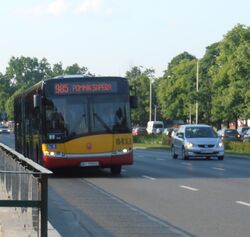 Autobus  na linii 985 na  ()