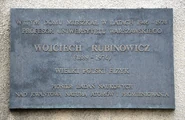 Tablica upamiętniająca Wojciecha Rubinowicza (nr 74)