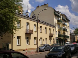  i współczesny budynek (nr 27)