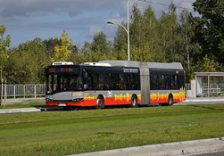 Autobus  na linii  na  ()