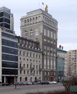 Zabudowania PAST-y: Kamienica nr 37 (po lewej) oraz nr 39