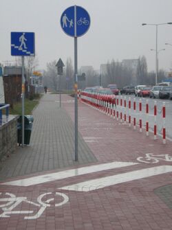 Ścieżka rowerowa wzdłuż  na 