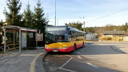 Autobus  na linii 153 na petli  ()