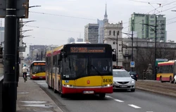 Autobus  na linii „523” na  ()