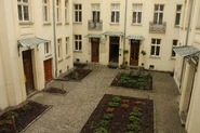 Podwórze kamienicy obecnie