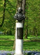 Pomnik króla Stanisława Augusta Poniatowskiego wystawiony przez warszawiaków w podzięce za Łazienki