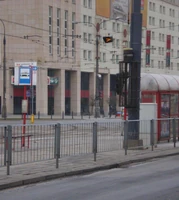 Przystanek Muranowska 11 (wiata typu „Adpol”) (2007)