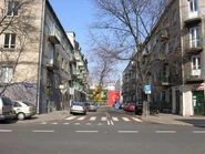 Baluckiego003.jpg (113 KB) Ulica Bałuckiego widziana ze skrzyżowania z Dąbrowskiego, w kierunku Różanej, w tle Teatr Guliwer