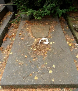 Cm Wojskowy (nagrobek Syrkusów)