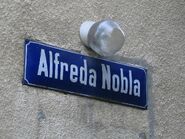 Stara tabliczka z nazwą ulicy