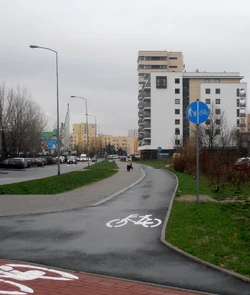 Ścieżka rowerowa wzdłuż 